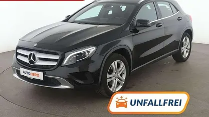Schwarz Gebraucht 2016 Mercedes GLA200 Urban SUV | 17.140 € (Fairer Preis)