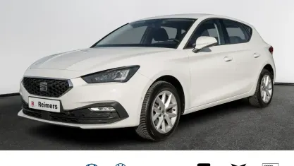 Używany Seat Leon Style 110 KM (80 kW) 2020 Biały Sedan/Limuzyna