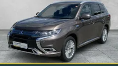Braun Gebraucht 2020 Mitsubishi Outlander P-HEV Plus SUV | 22.980 € (Fairer Preis)