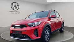 Rot Gebraucht 2024 Kia Stonic Vision SUV | 21.497 € (Fairer Preis)