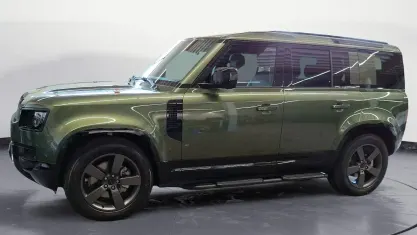 Gebraucht Land Rover Defender SE Dynamic 300 PS (220 kW) 2026 Grün SUV