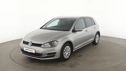 Grau Gebraucht 2015 VW Golf Trendline Limousine | 10.740 € (Fairer Preis)