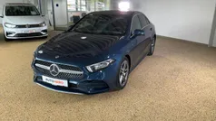 Blau Gebraucht 2020 Mercedes A200 AMG line Limousine | 27.200 € (Fairer Preis)