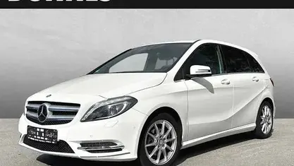 Usata Mercedes B180 125 CV (91 kW) 2014 Bianco Monovolume