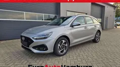 Shimmering silver metallic Neu 2025 Hyundai i30 Kombi | 22.350 € (Fairer Preis)