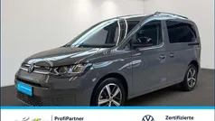 Grau Gebraucht 2024 VW Caddy Life Van / Kleinbus | 35.430 € (Fairer Preis)