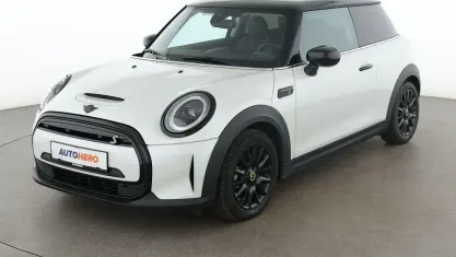 Gebraucht Mini Cooper SE Classic 135 kW (184 PS) 2023 Weiß Kleinwagen