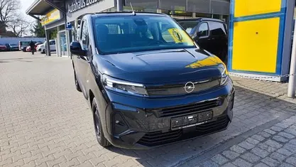 Neu Opel Combo Life XL 131 PS (96 kW) 2026 Schwarz Van / Kleinbus