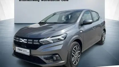Używany Dacia Sandero Expression 91 KM (66 kW) 2025 Szary Sedan/Limuzyna