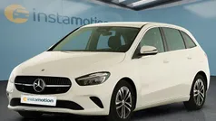 Weiß Gebraucht 2024 Mercedes B180 Van / Kleinbus | 31.199 € (Guter Preis)