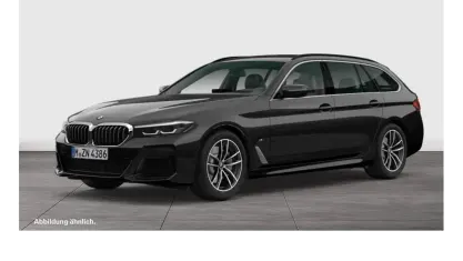 Gebraucht BMW 520 M Sport 190 PS (139 kW) 2023 Black sapphire Limousine