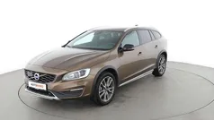 Braun Gebraucht 2017 Volvo V60 CC Pro Kombi | 21.850 € (Fairer Preis)