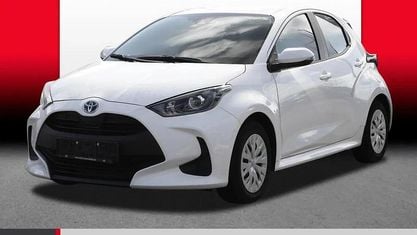 Gebraucht Toyota Yaris Hybrid Basis 116 PS (85 kW) 2021 Schneeweiß Kleinwagen
