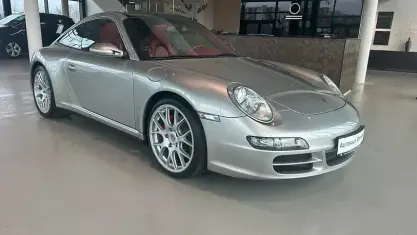 Usado Porsche 911 355 CV (261 kW) 2008 Plateado Coupe