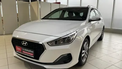 Gebraucht Hyundai i30 Trend 120 PS (88 kW) 2020 Weiß Kombi