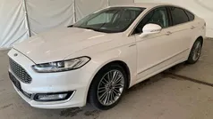 Weiß Gebraucht 2018 Ford Mondeo Vignale Limousine | 14.450 € (Superpreis)