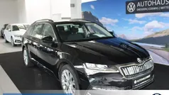 Schwarz perleffekt Gebraucht 2022 Skoda Superb Ambition Kombi | 25.900 € (Guter Preis)