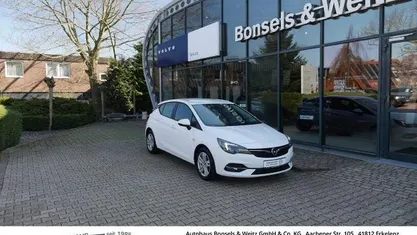 Gebraucht Opel Astra Business Edition 105 PS (77 kW) 2021 Weiß Limousine