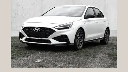 Neu Hyundai i30 N Line 150 PS (110 kW) 2026 Weiß Limousine
