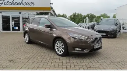 Gebraucht Ford Focus 120 PS (88 kW) 2018 Braun Kombi