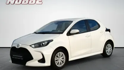 Gebraucht Toyota Yaris Hybrid Business Edition 116 PS (85 kW) 2023 Weiß Limousine