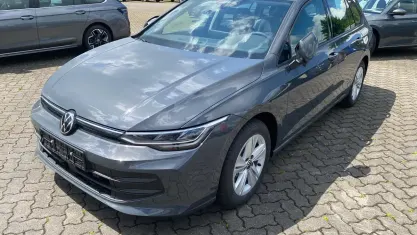 Neu VW Golf VIII Goal 150 PS (110 kW) 2026 Delfingrau metallic Kombi