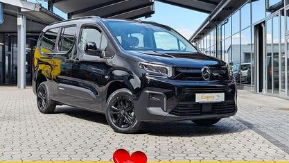 Używany Citroën Berlingo 131 KM (96 kW) 2024 Czarny Minivan