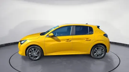Używany Peugeot 208 Active 101 KM (74 kW) 2022 Żółty Hatchback