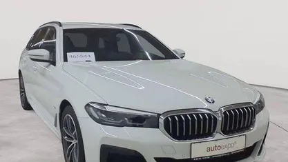 Alpinweiß Gebraucht 2022 BMW 520 M Sport Kombi | 34.690 € (Fairer Preis)