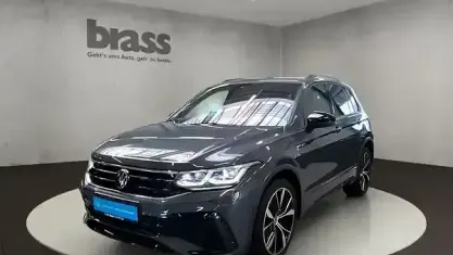 Gebraucht VW Tiguan R-line 150 PS (110 kW) 2023 Delfingrau metallic SUV
