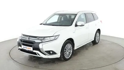 Weiß Gebraucht 2021 Mitsubishi Outlander Spirit SUV | 22.330 € (Fairer Preis)