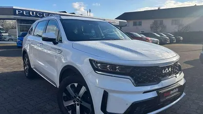 Weiß Gebraucht 2023 Kia Sorento Vision SUV | 39.950 € (Guter Preis)