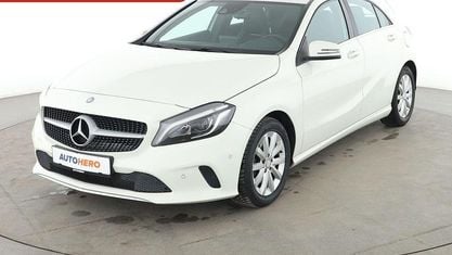 Używany Mercedes A180 Urban 122 KM (89 kW) 2016 Biały Sedan/Limuzyna