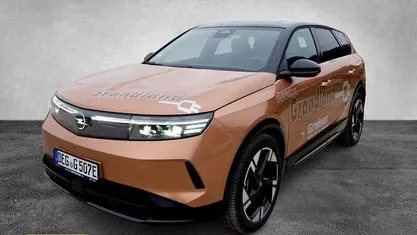 Braun Gebraucht 2024 Opel Grandland Electric SUV | 39.890 € (Fairer Preis)