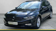 Deep black perleffekt Gebraucht 2023 VW Passat Kombi | 20.890 € (Fairer Preis)