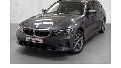 Grau Gebraucht 2022 BMW 320 Sport Line Kombi | 29.490 € (Fairer Preis)