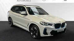 Mineralweiss metallic Gebraucht 2024 BMW iX3 Impressive SUV | 49.690 € (Fairer Preis)