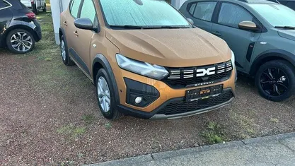 Gebraucht Dacia Sandero Expression 91 PS (66 kW) 2023 Orange Kleinwagen