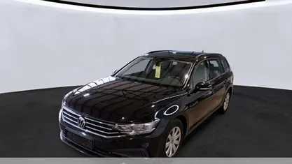 Deep black perleffekt Gebraucht 2022 VW Passat Kombi | 21.729 € (Guter Preis)
