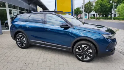 Neu Opel Grandland X Ultimate 145 PS (106 kW) 2026 Spektrum blau SUV
