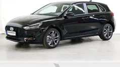 Abyss black / mic Gebraucht 2024 Hyundai i30 Advantage Limousine | 21.490 € (Fairer Preis)