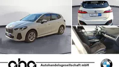 Weiß Gebraucht 2024 BMW 218 Active Tourer Performance Van / Kleinbus | 31.460 € (Fairer Preis)