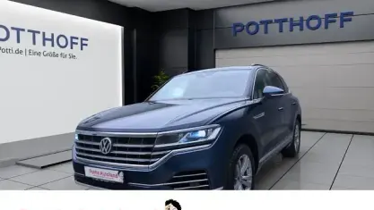 Gebraucht VW Touareg Basis 231 PS (169 kW) 2019 Blau SUV
