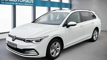 Weiß Gebraucht 2023 VW Golf VIII Life Kombi | 23.210 € (Fairer Preis)