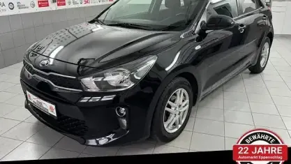 Gebraucht Kia Rio Attract 84 PS (61 kW) 2019 Schwarz Limousine