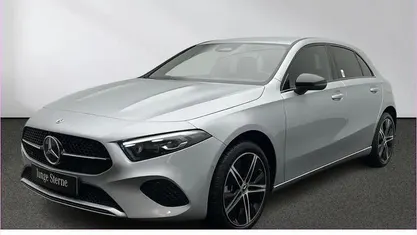 Silber Gebraucht 2024 Mercedes A250 Advanced Limousine | 30.650 € (Fairer Preis)