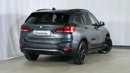 Mineralgrau Gebraucht 2021 BMW X1 Sport Line SUV | 27.158 € (Fairer Preis)