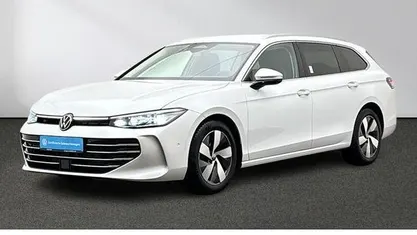 Gebraucht VW Passat Elegance 150 PS (110 kW) 2025 Oryxweiß perlmutteffekt Kombi