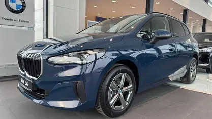 Neu BMW 216 Luxury Line 122 PS (89 kW) 2026 Blau Kombi