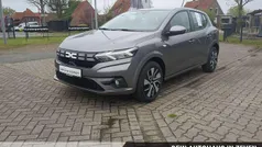 Grau (dolomitgrau) Neu 2025 Dacia Sandero Expression Kleinwagen | 16.490 € (Guter Preis)